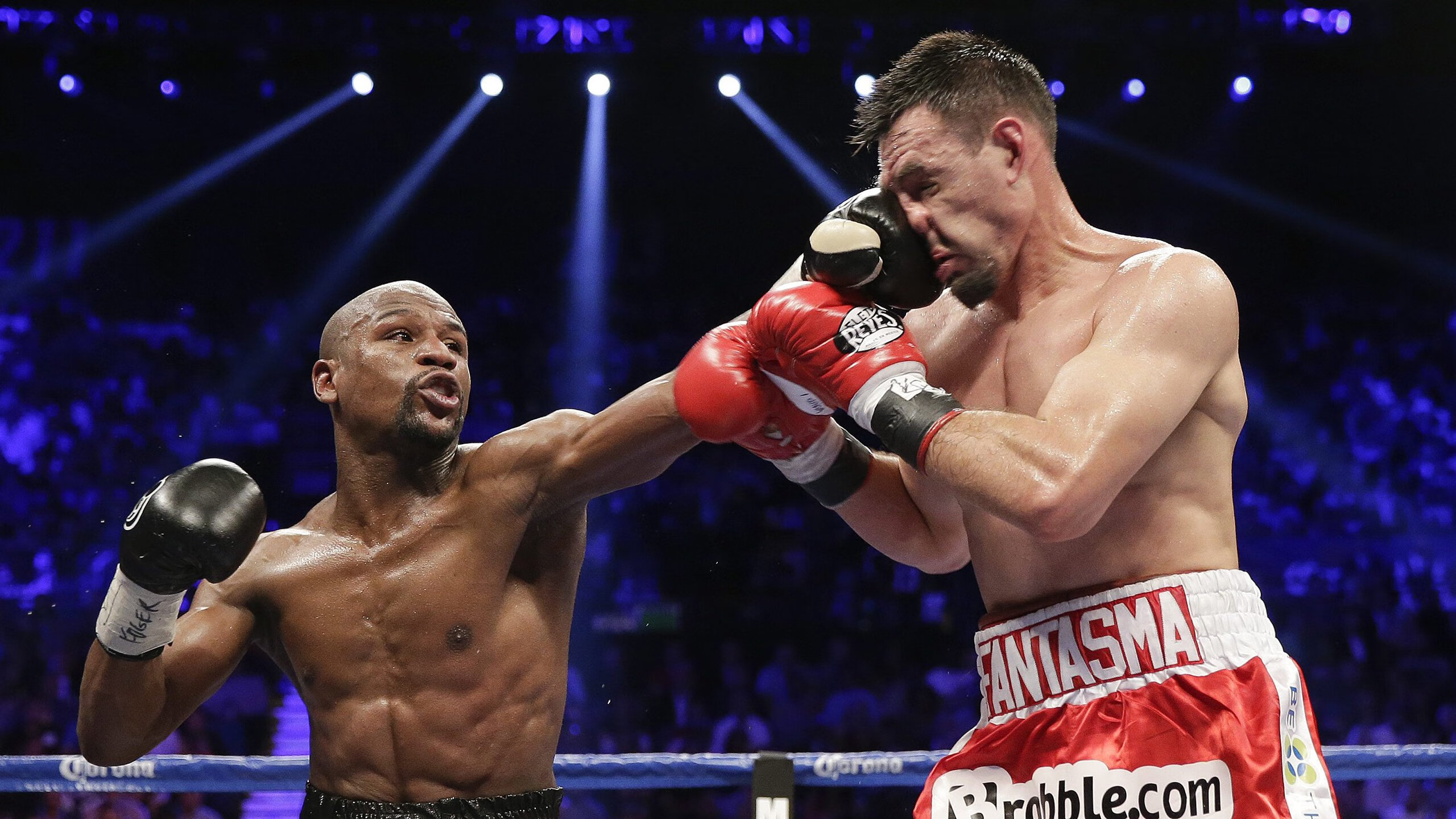 国王一波带走深圳队，霍勒迪发挥堪称完美，当小人物成为风暴眼