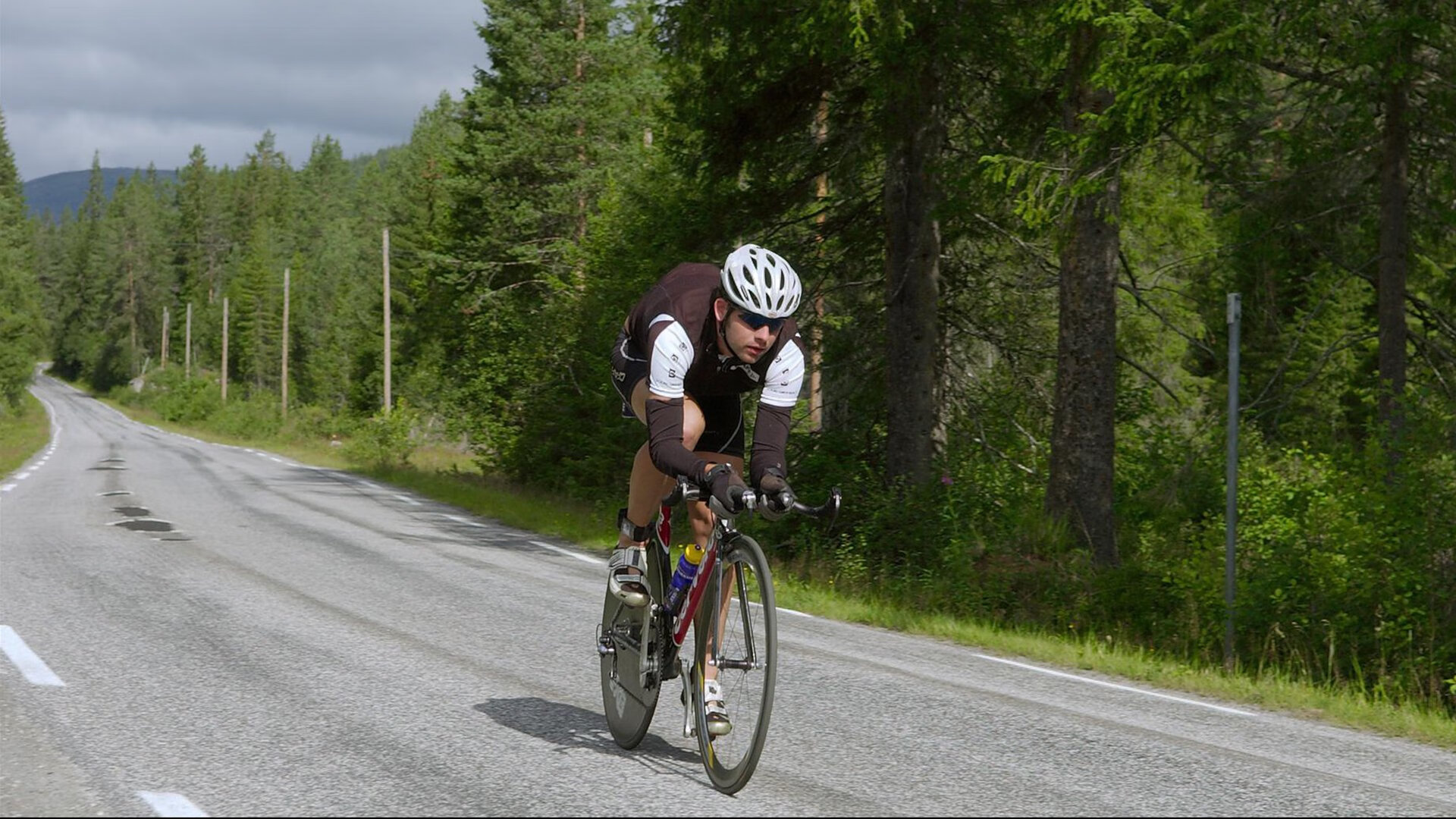 76人打穿公牛,拉文成为关键先生